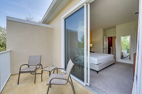 Townhome w/ Lanai ~ 9 Mi to Disney!