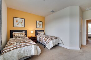 Townhome w/ Lanai ~ 9 Mi to Disney!