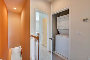 Townhome w/ Lanai ~ 9 Mi to Disney!