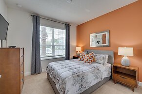 Townhome w/ Lanai ~ 9 Mi to Disney!