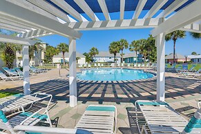 Well-appointed Family Condo on Miramar Beach!