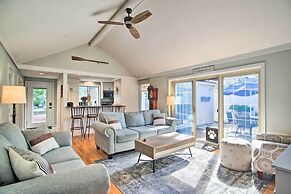 2 Mi to South Cape Beach State Park: Home w/ Yard!