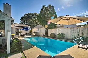 2 Mi to South Cape Beach State Park: Home w/ Yard!