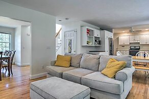 Marion Home w/ Private Deck < 1 Mi From Beach