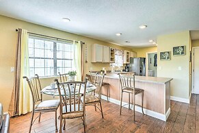 Central Branson Condo w/ Pool: Walk Everywhere!