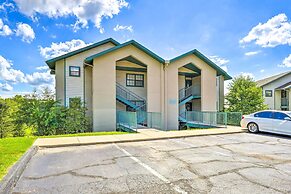 Central Branson Condo w/ Pool: Walk Everywhere!