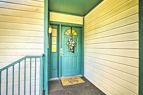 Central Branson Condo w/ Pool: Walk Everywhere!