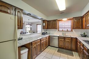 5 Mi to Casino: Waterfront Condo in Hot Springs!