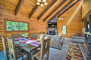 1 Mi to Bear Mountain: Cozy Cabin w/ Views!
