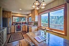 1 Mi to Bear Mountain: Cozy Cabin w/ Views!