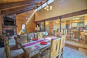 1 Mi to Bear Mountain: Cozy Cabin w/ Views!