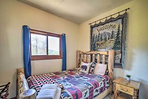 1 Mi to Bear Mountain: Cozy Cabin w/ Views!