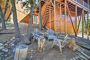 1 Mi to Bear Mountain: Cozy Cabin w/ Views!