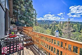 1 Mi to Bear Mountain: Cozy Cabin w/ Views!