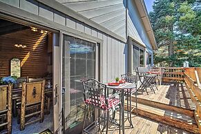 1 Mi to Bear Mountain: Cozy Cabin w/ Views!