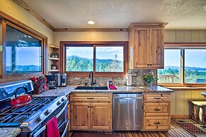 1 Mi to Bear Mountain: Cozy Cabin w/ Views!