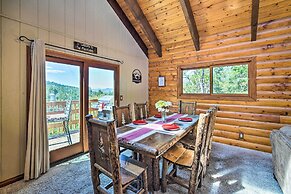 1 Mi to Bear Mountain: Cozy Cabin w/ Views!