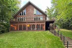 Crandon Cabin Getaway w/ Boat Dock & Deck!