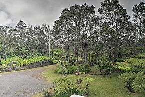 Tropical Volcano Bungalow < 4 Mi to Nat'l Park!