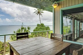 Hilo Home w/ Private Deck + Stunning Ocean Views!