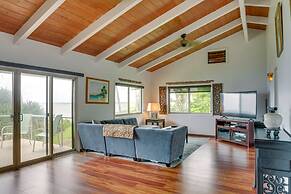 Hilo Home w/ Private Deck + Stunning Ocean Views!