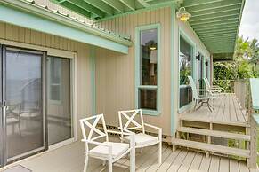 Hilo Home w/ Private Deck + Stunning Ocean Views!