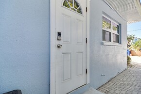 Apartment w/ Easy Access to Indian Rocks Beach!