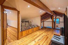 2 Mi to Beach: Expansive Tahoe Escape w/ Hot Tub!