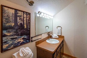 2 Mi to Beach: Expansive Tahoe Escape w/ Hot Tub!