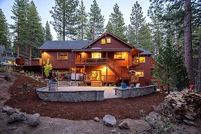 2 Mi to Beach: Expansive Tahoe Escape w/ Hot Tub!