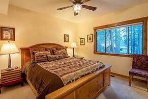 2 Mi to Beach: Expansive Tahoe Escape w/ Hot Tub!