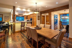 2 Mi to Beach: Expansive Tahoe Escape w/ Hot Tub!