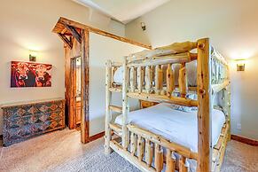 Duplex in Quiet Family Neighborhood 1 Mi to Skiing