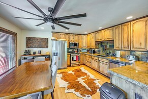 Duplex in Quiet Family Neighborhood 1 Mi to Skiing