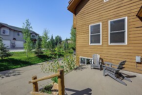 Duplex in Quiet Family Neighborhood 1 Mi to Skiing