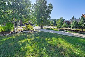 Duplex in Quiet Family Neighborhood 1 Mi to Skiing