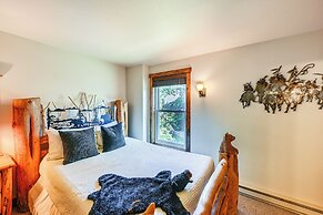 Duplex in Quiet Family Neighborhood 1 Mi to Skiing