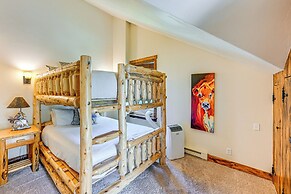 Duplex in Quiet Family Neighborhood 1 Mi to Skiing