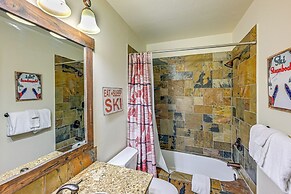 Duplex in Quiet Family Neighborhood 1 Mi to Skiing