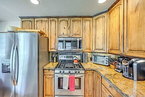 Duplex in Quiet Family Neighborhood 1 Mi to Skiing