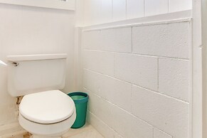 Charming Historic Hilo House Minutes to Beach!