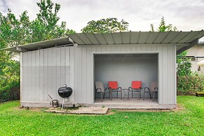 Charming Historic Hilo House Minutes to Beach!