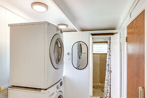 Charming Historic Hilo House Minutes to Beach!