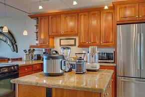 Kona Pacific Top Floor Retreat: Ocean View & Pool!