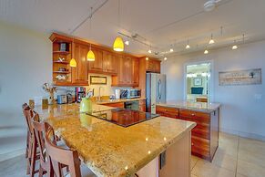 Kona Pacific Top Floor Retreat: Ocean View & Pool!