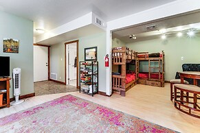 < 15 Mi to 6 Ski Resorts: Tahoe Donner Escape!