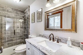 < 15 Mi to 6 Ski Resorts: Tahoe Donner Escape!