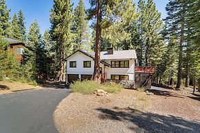 < 15 Mi to 6 Ski Resorts: Tahoe Donner Escape!