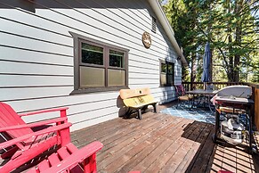 < 15 Mi to 6 Ski Resorts: Tahoe Donner Escape!