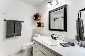 < 15 Mi to 6 Ski Resorts: Tahoe Donner Escape!